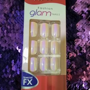 KISS fashion glam nails Short length 24 nails pink